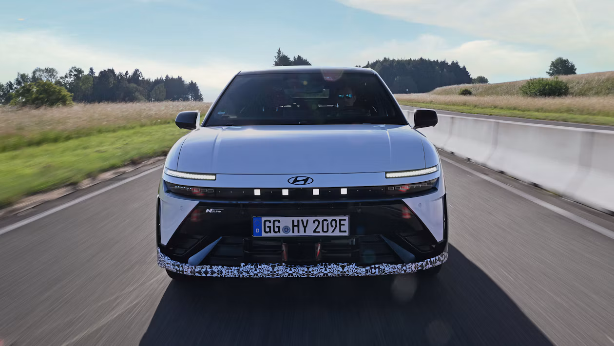 تجسس النموذج الأولي لـ Hyundai Ioniq 3 قبل إطلاقه في المملكة المتحدة
