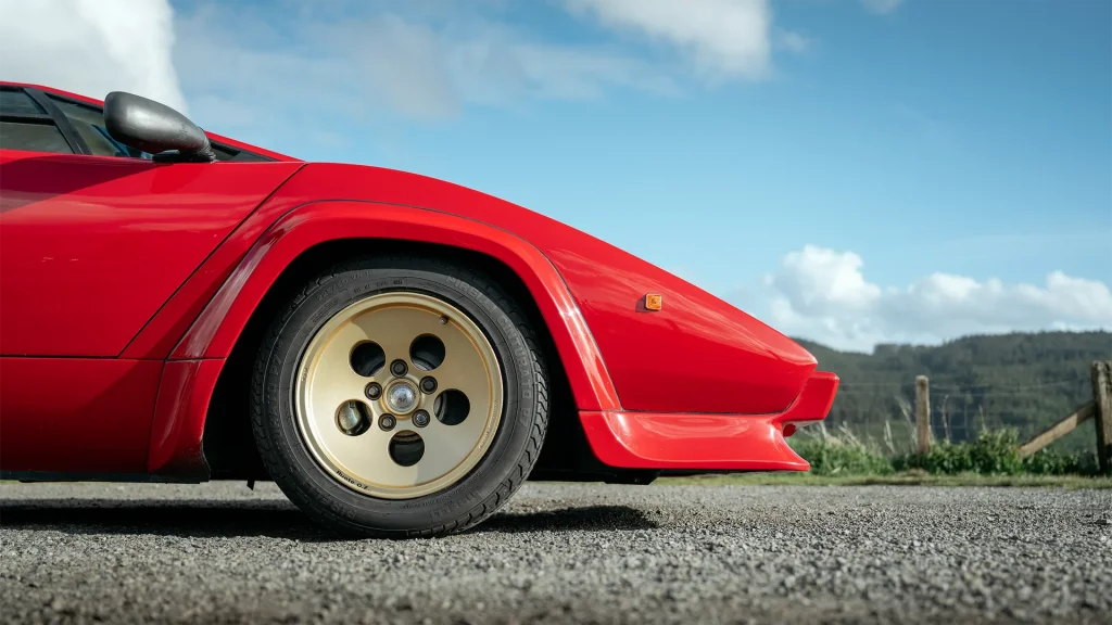Lamborghini Countach 5000 QV: Supercar-ul anilor ’80 în toată splendoarea sa