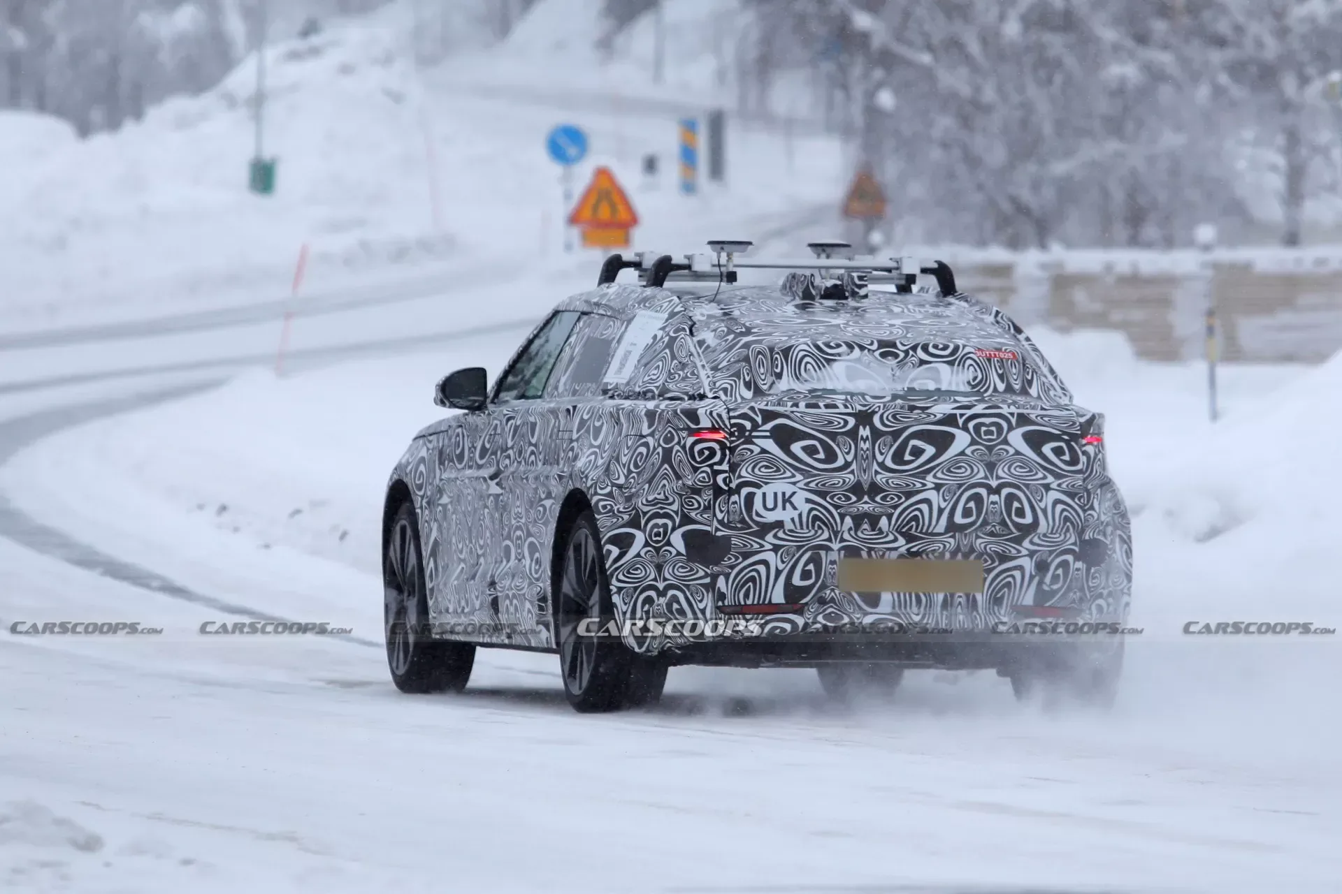 Range Rover’s Next-Gen Velar Morphs Into a Sedan, May Ditch the Rear Window