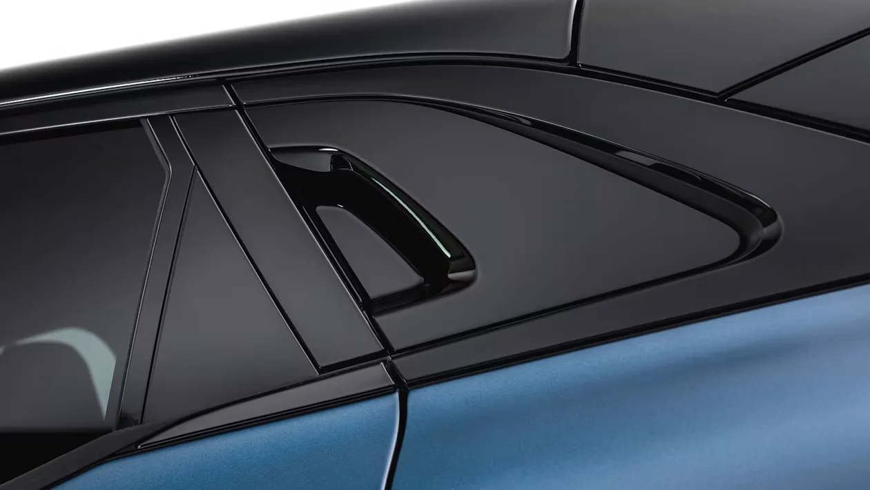 الكشف عن عملية تجميل Renault Mégane 2026 - نطاق 310 ميل، وتصميم رياضي وMagSafe