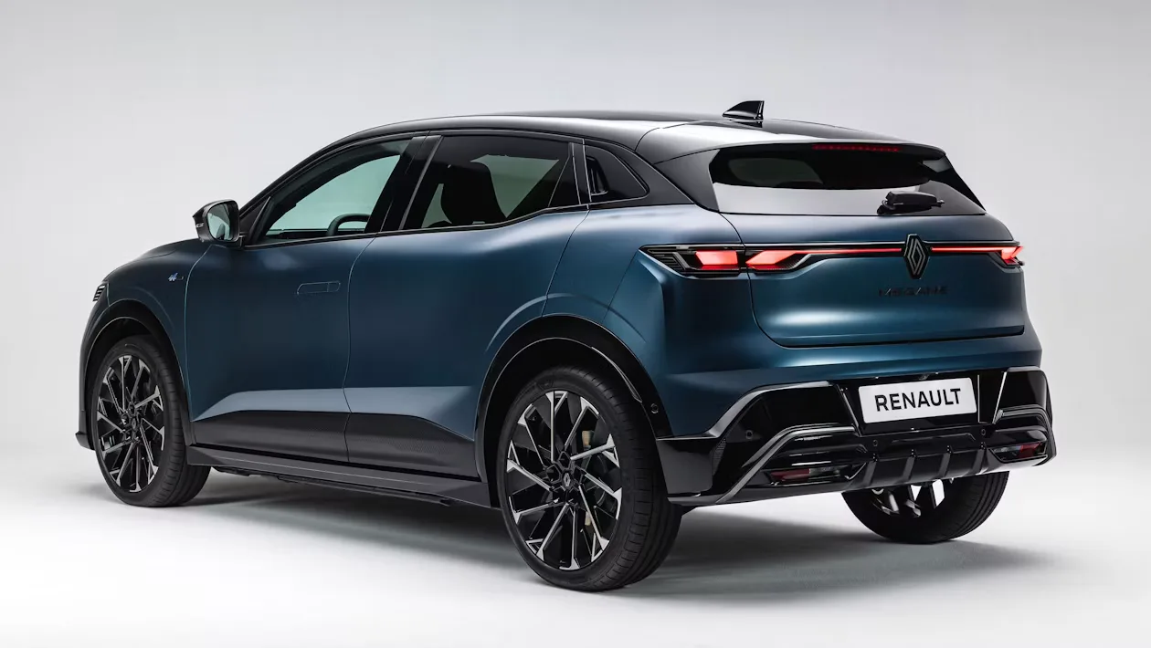 الكشف عن عملية تجميل Renault Mégane 2026 - نطاق 310 ميل، وتصميم رياضي وMagSafe