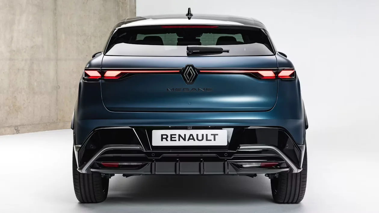 الكشف عن عملية تجميل Renault Mégane 2026 - نطاق 310 ميل، وتصميم رياضي وMagSafe