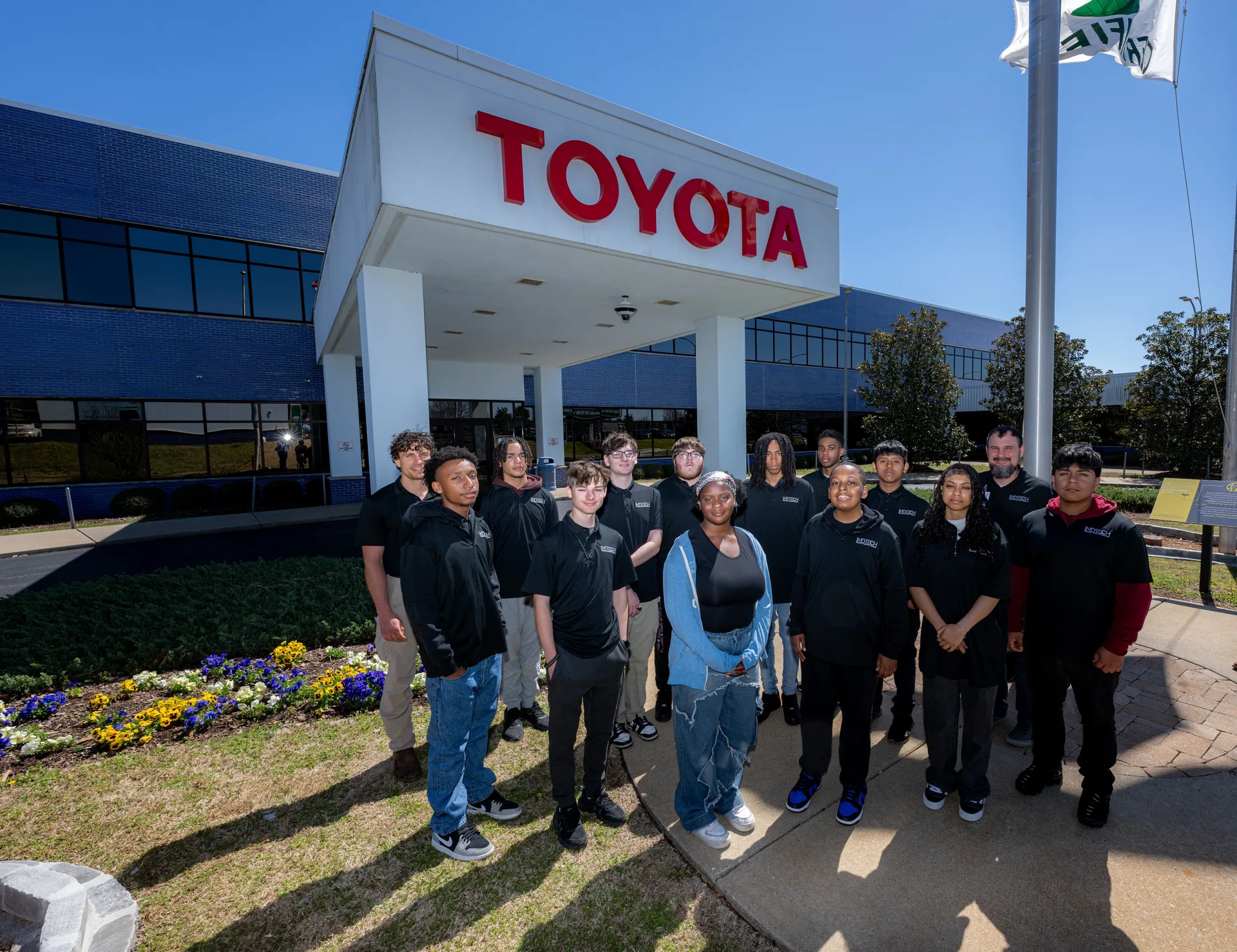 Двигател на иновациите: Служителите на Toyota споделят за своите STEM кариери