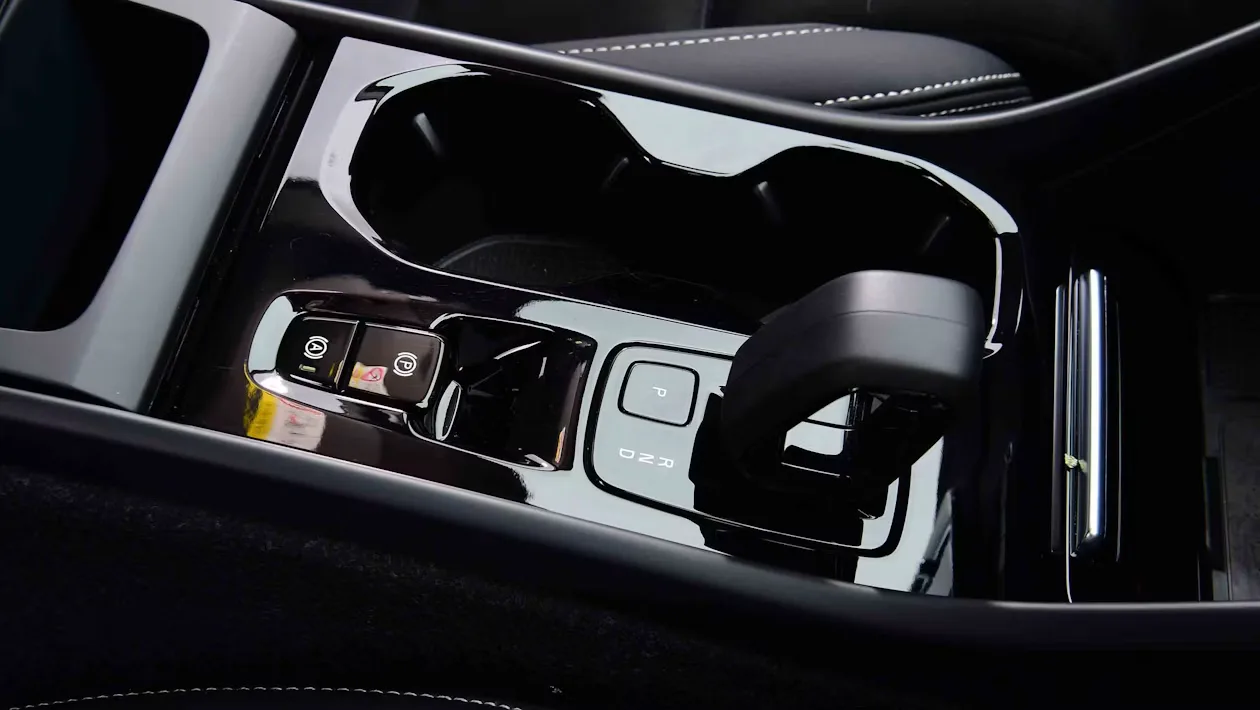 مراجعة فولفو إكس سي 40 - صور