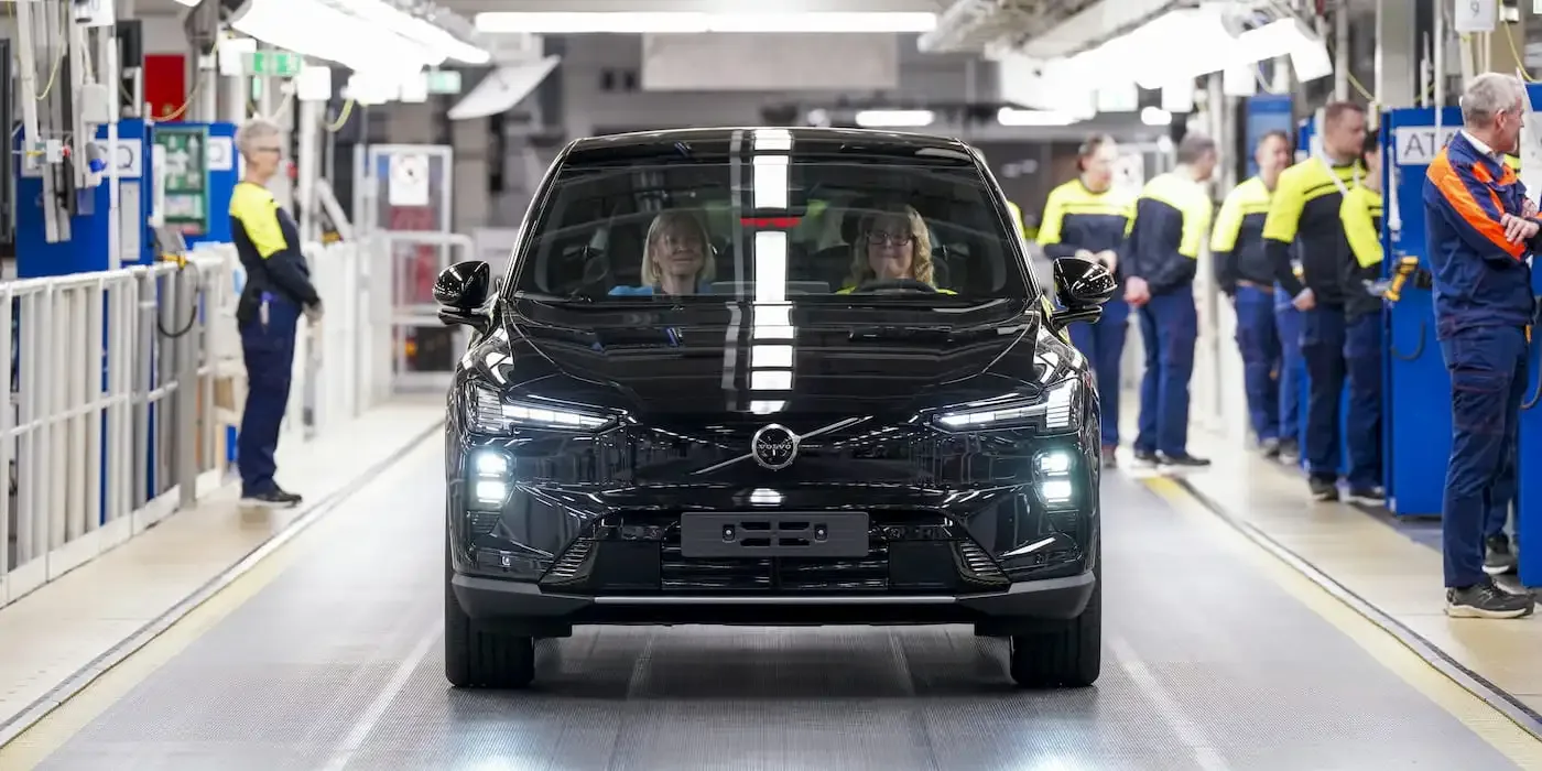 SUV فولفو الكهربائي متوسط الحجم الجديد وصل، لكن قد يكون من الصعب الحصول على واحد