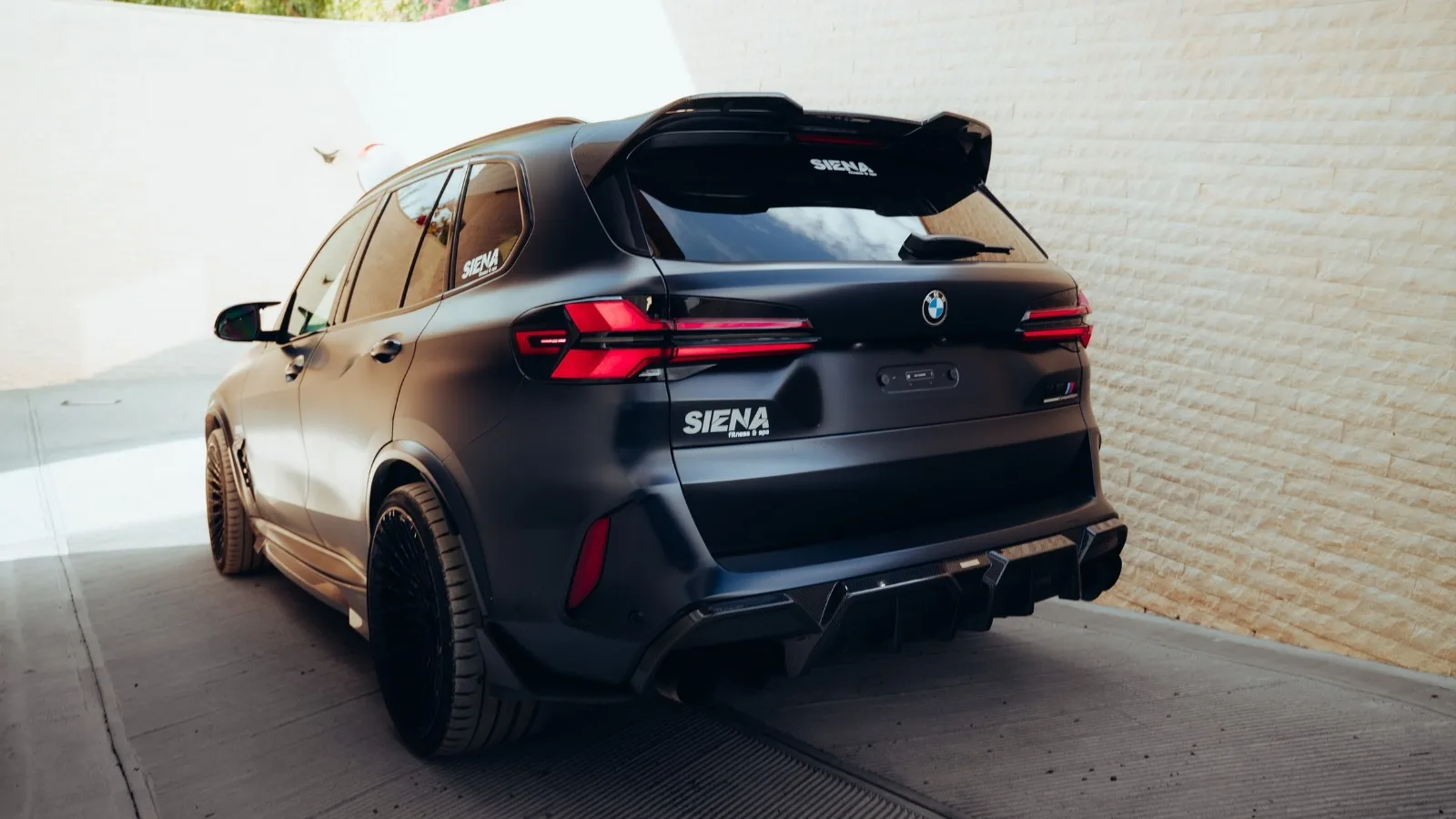 BMW X5 M F95 отримав агресивний пакет дорожнього тюнінгу від RevoZport