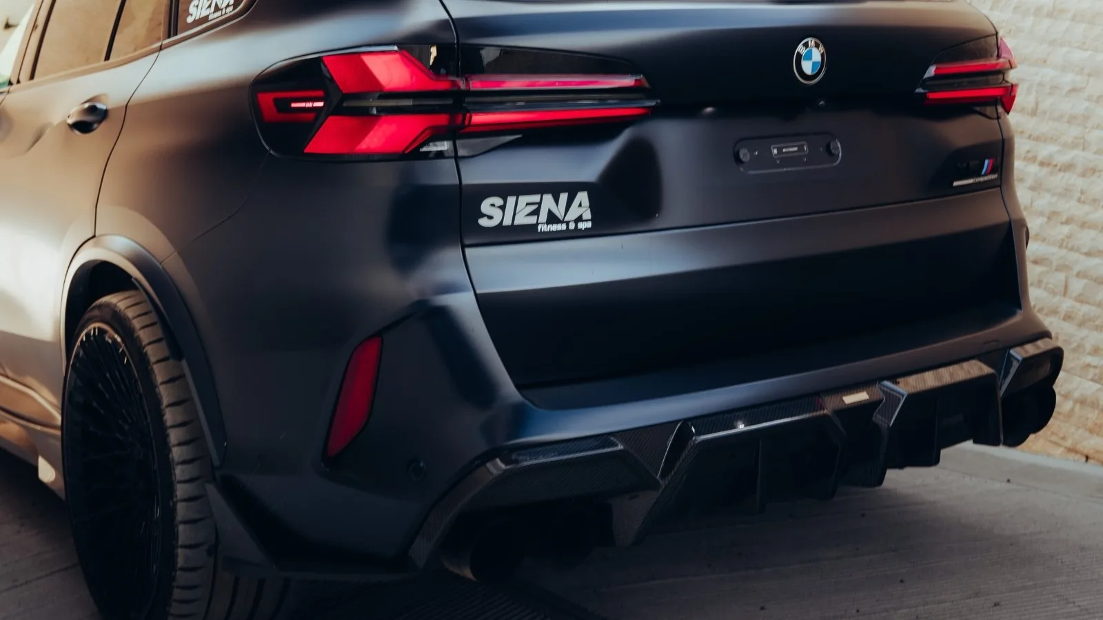 BMW X5 M F95 отримав агресивний пакет дорожнього тюнінгу від RevoZport