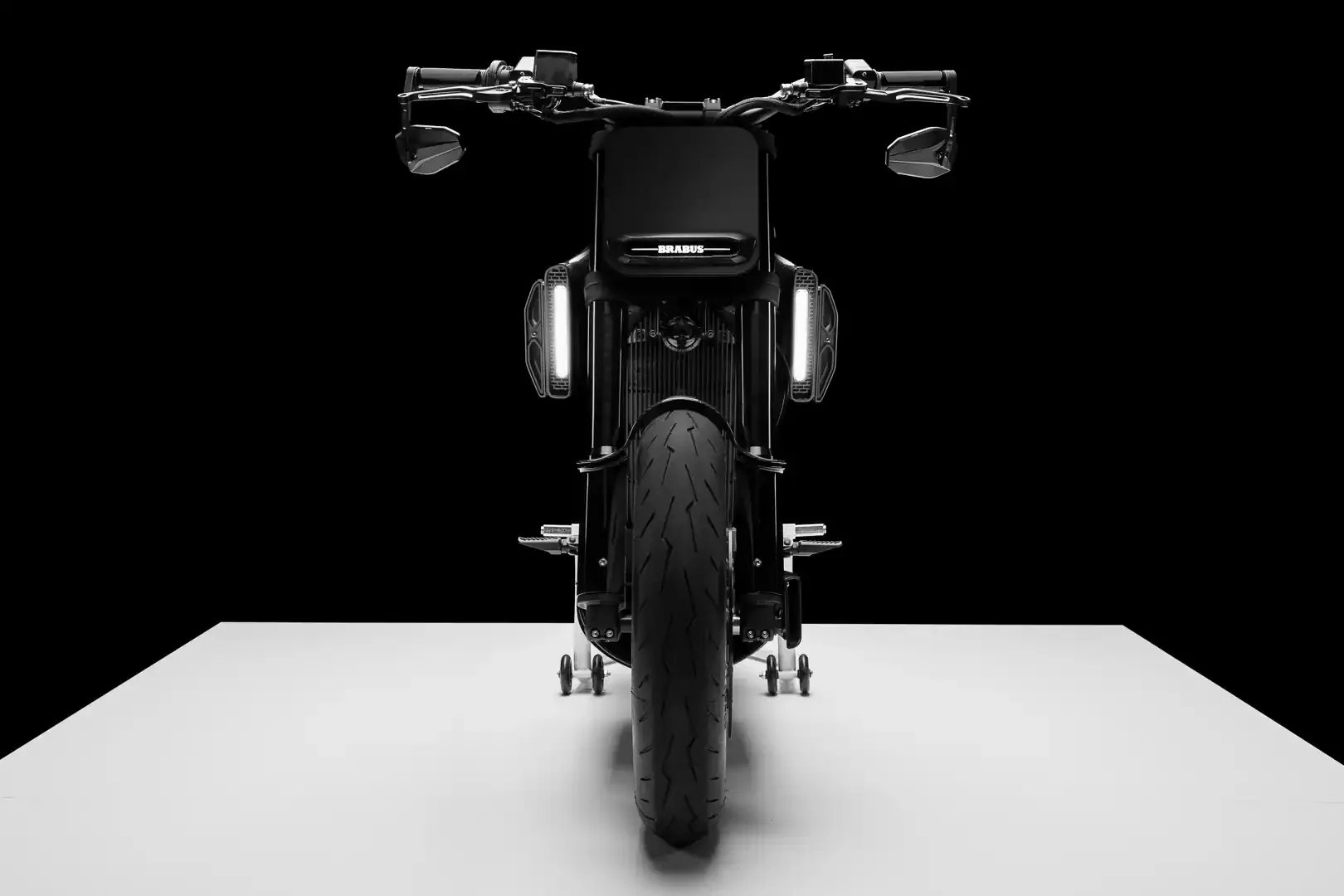 Primer vistazo al Brabus Urban E Fragment Edition: 10 unidades a $50,000