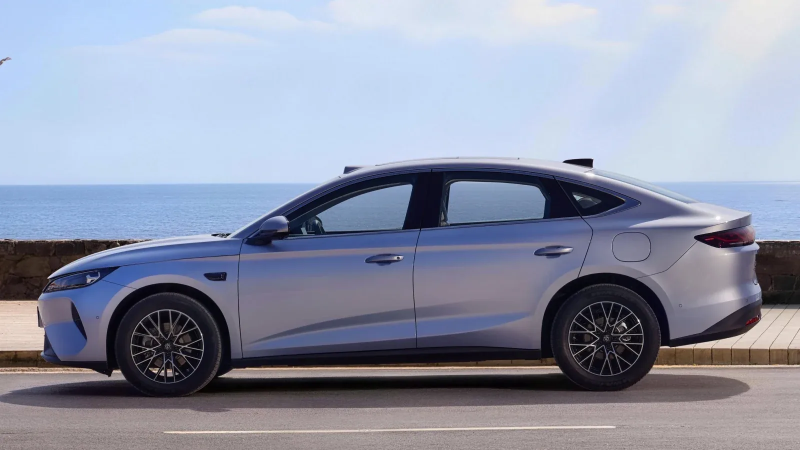 Third-Gen BYD Qin Plus DM-i Debuts in China with 220 km EV Range and Smart Tech