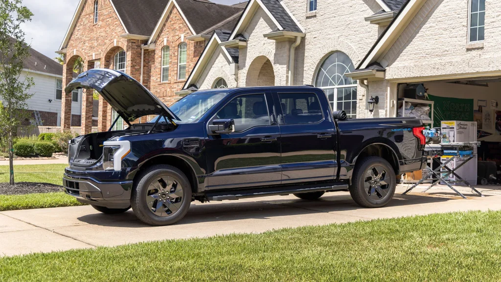 فورد تعلن عن الجيل القادم من شاحنة F-150 Lightning المزودة بتقنية EREV
