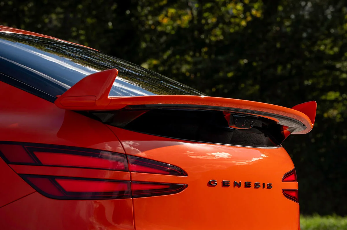 Genesis GV60 Magma: тест-драйв 641-сильного электрического кроссовера