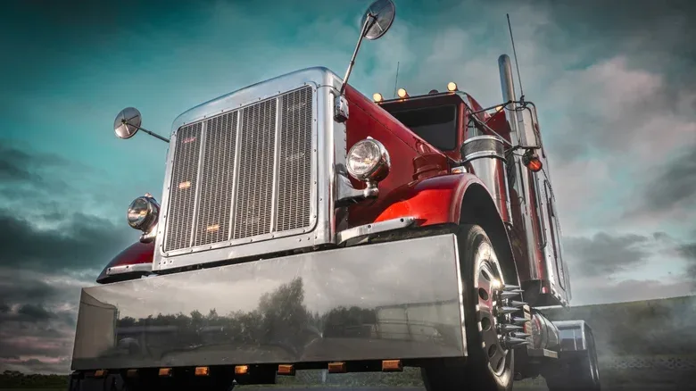 ماذا يعني أن تكون مالكًا ومشغلًا لشبه شاحنة؟