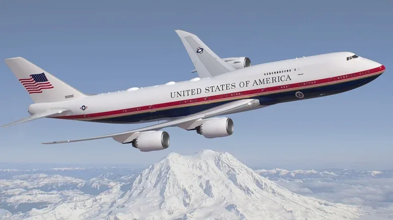 Транспорт "Air Force One" на базі Boeing 747, подарований Катаром Трампу, на фінішній прямій