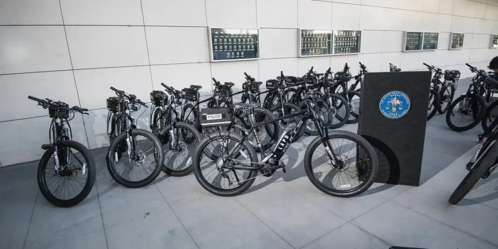 Cum împing fondurile federale poliția către e-bike-uri