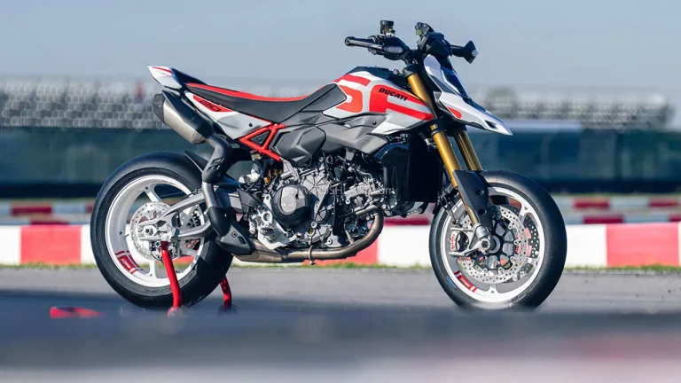 Noua Ducati Hypermotard V2 a fost lansată în India la prețul de 16,53 lakh Rs