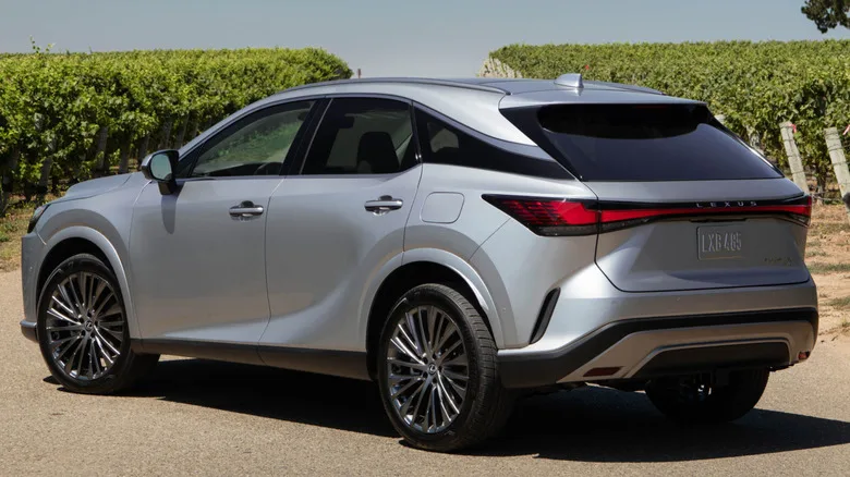 Какво всъщност означава „RX“ при Lexus RX 350?