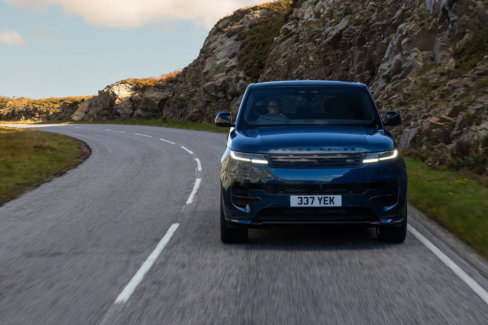 Range Rover Sport Electric: Истински пробив при електрическите SUV