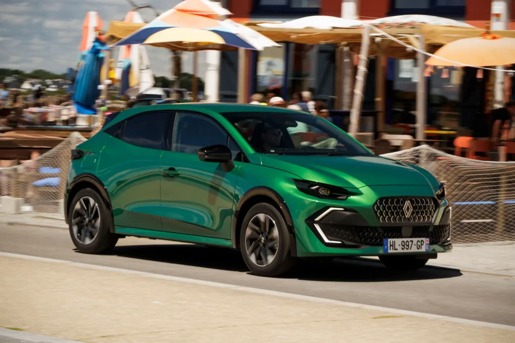 Renault залага на по-сдържаен и уеднаквен дизайн за бъдещите си модели