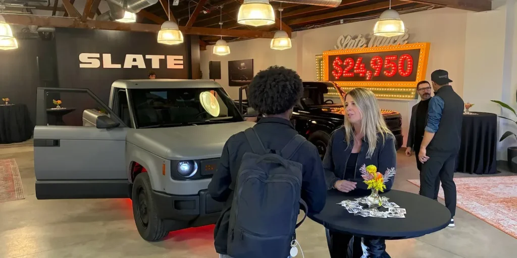Slate Auto deschide primul său centru de test drive și experiență din Chicago
